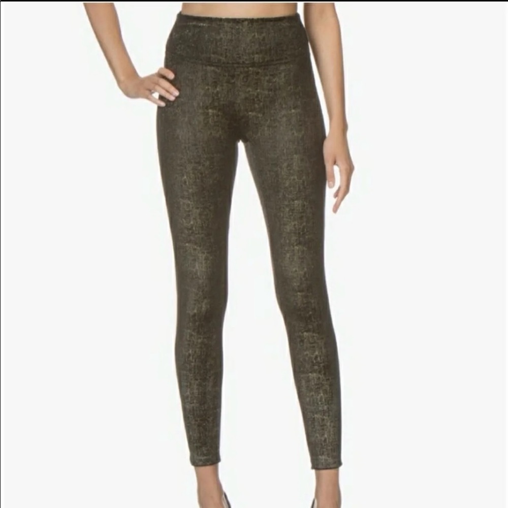NWT Spanx Velvet Shine Leggings S